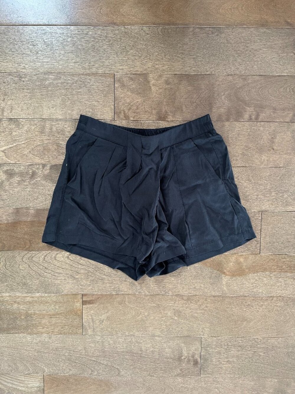 NWOT Lululemon &go Keepsake Shorts in Black